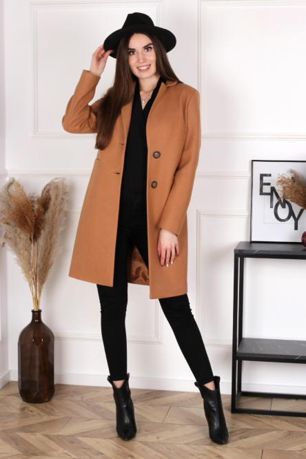 Ropa para mujeres y jóvenes - del fabricante: abrigos, vestidos, trajes - Polonia