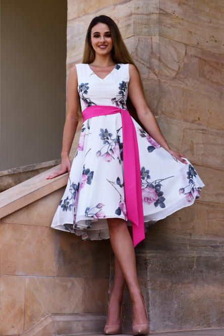 Ropa para mujeres y jóvenes - del fabricante: abrigos, vestidos, trajes - Polonia