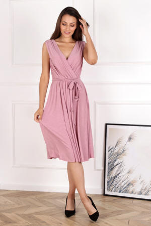 Ropa juvenil femenina del fabricante de abrigos, vestidos, trajes.