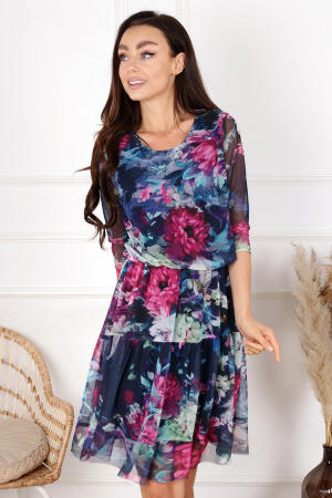 Ropa juvenil femenina del fabricante de abrigos, vestidos, trajes.